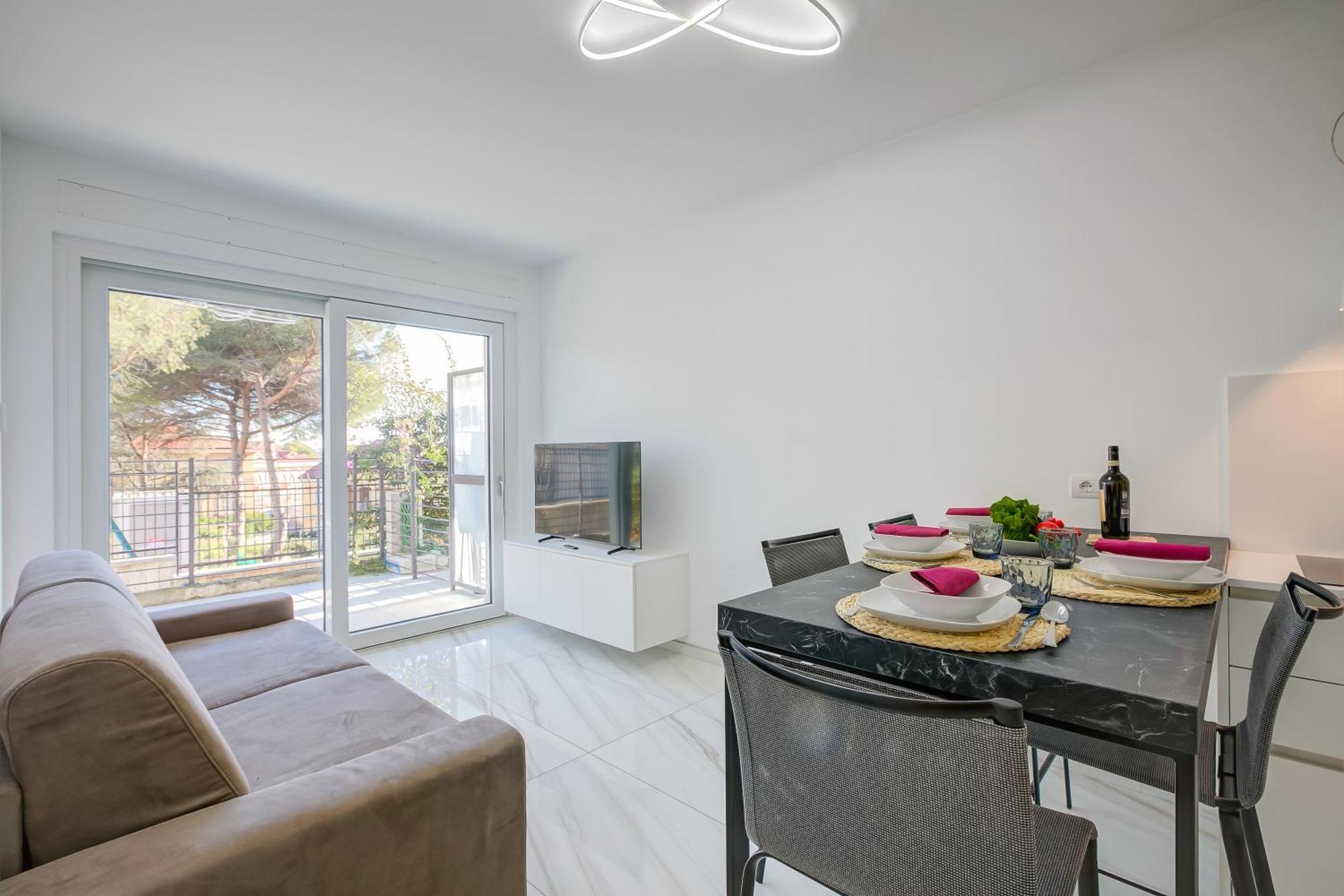 Beachy Vibes- 900M From The Beach - Happy Rentals Marina dʼMarina dʼAndora Buitenkant foto