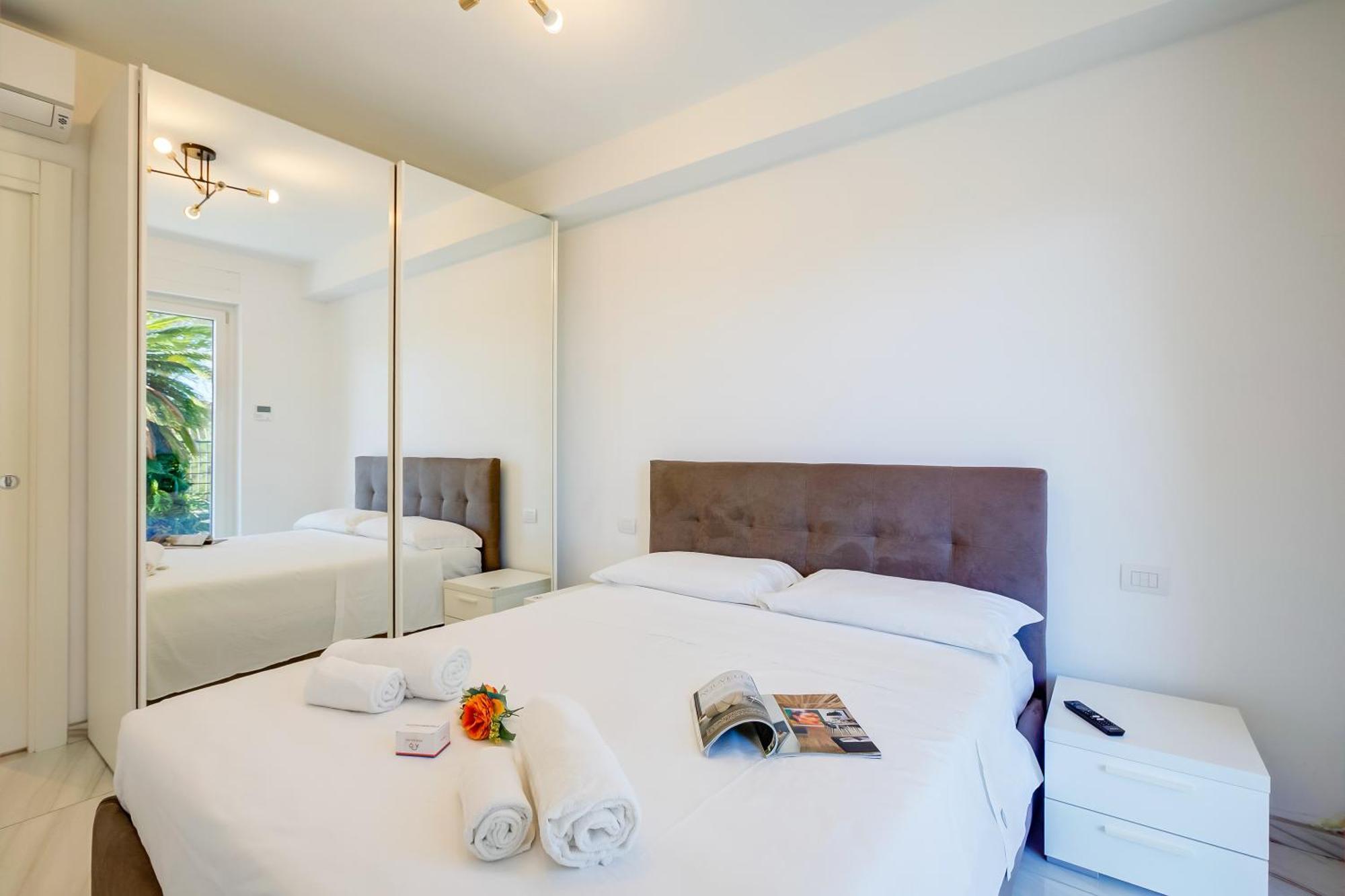Beachy Vibes- 900M From The Beach - Happy Rentals Marina dʼMarina dʼAndora Buitenkant foto