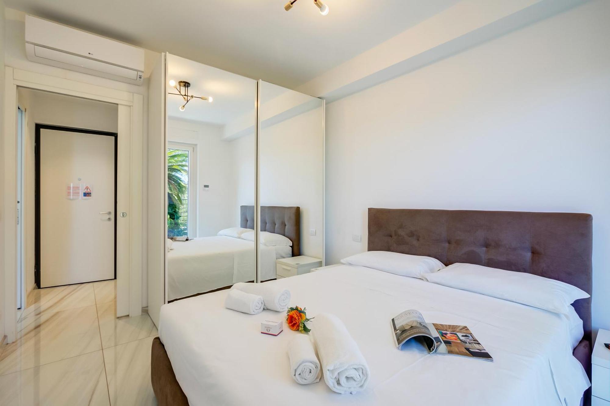 Beachy Vibes- 900M From The Beach - Happy Rentals Marina dʼMarina dʼAndora Buitenkant foto